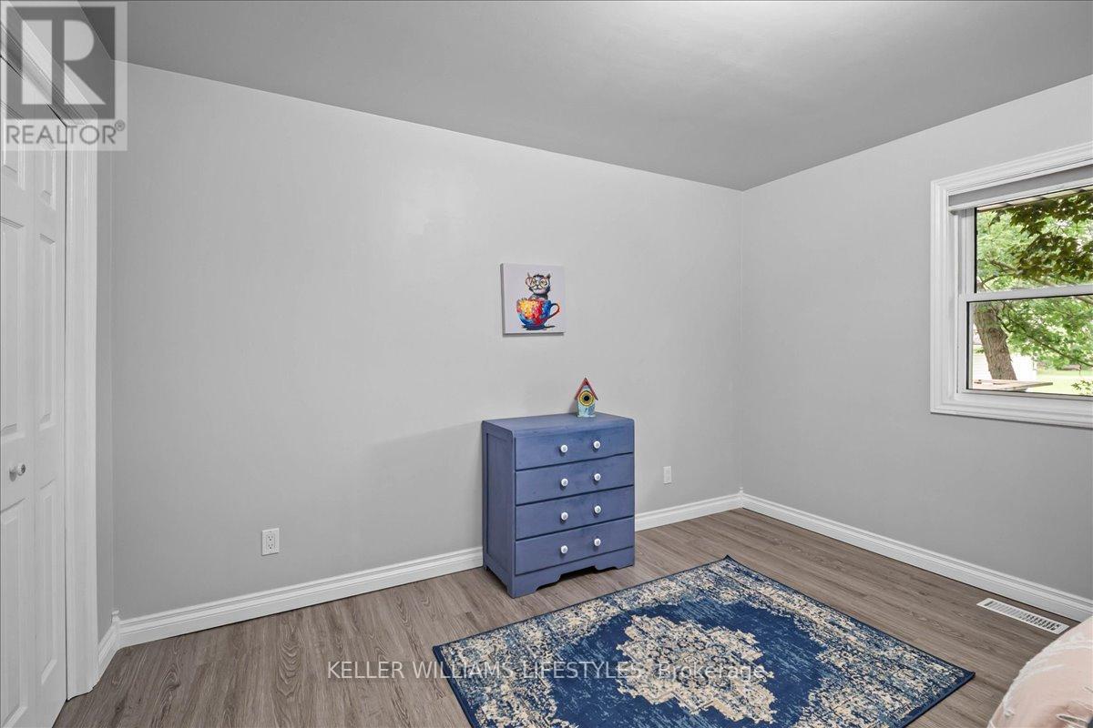 15 Bayley Street, Lambton Shores, Ontario  N0N 1J0 - Photo 12 - X12414381