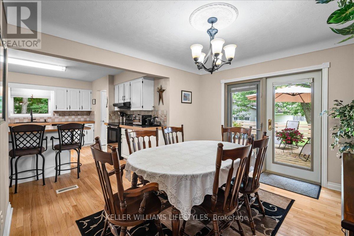 15 Bayley Street, Lambton Shores, Ontario  N0N 1J0 - Photo 23 - X12414381