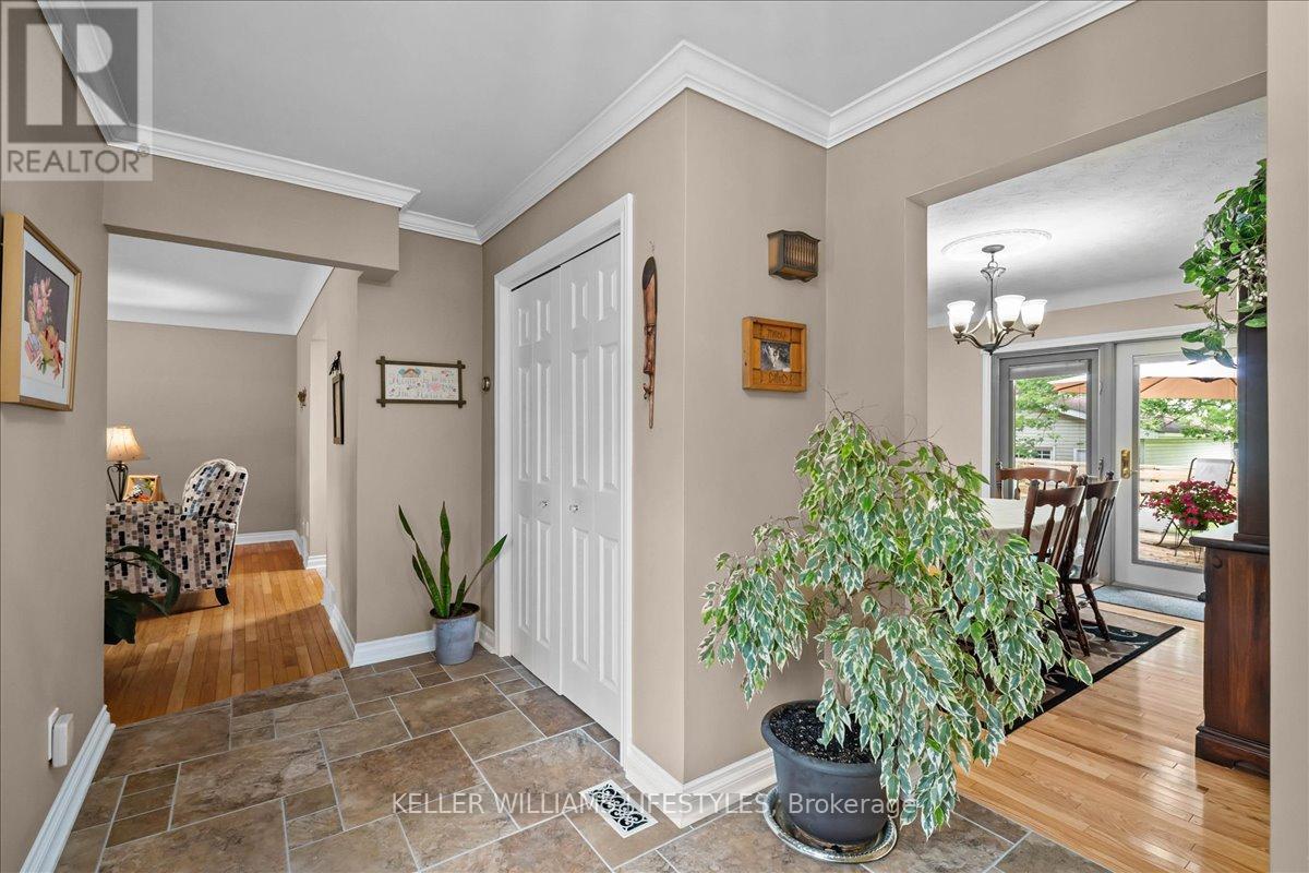 15 Bayley Street, Lambton Shores, Ontario  N0N 1J0 - Photo 14 - X12414381