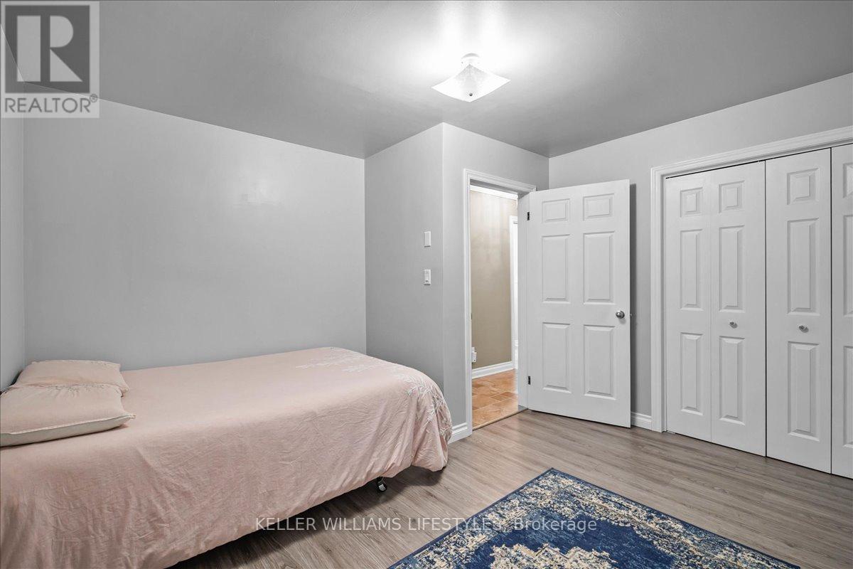 15 Bayley Street, Lambton Shores, Ontario  N0N 1J0 - Photo 13 - X12414381