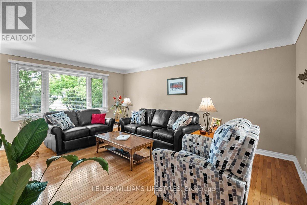 15 Bayley Street, Lambton Shores, Ontario  N0N 1J0 - Photo 15 - X12414381