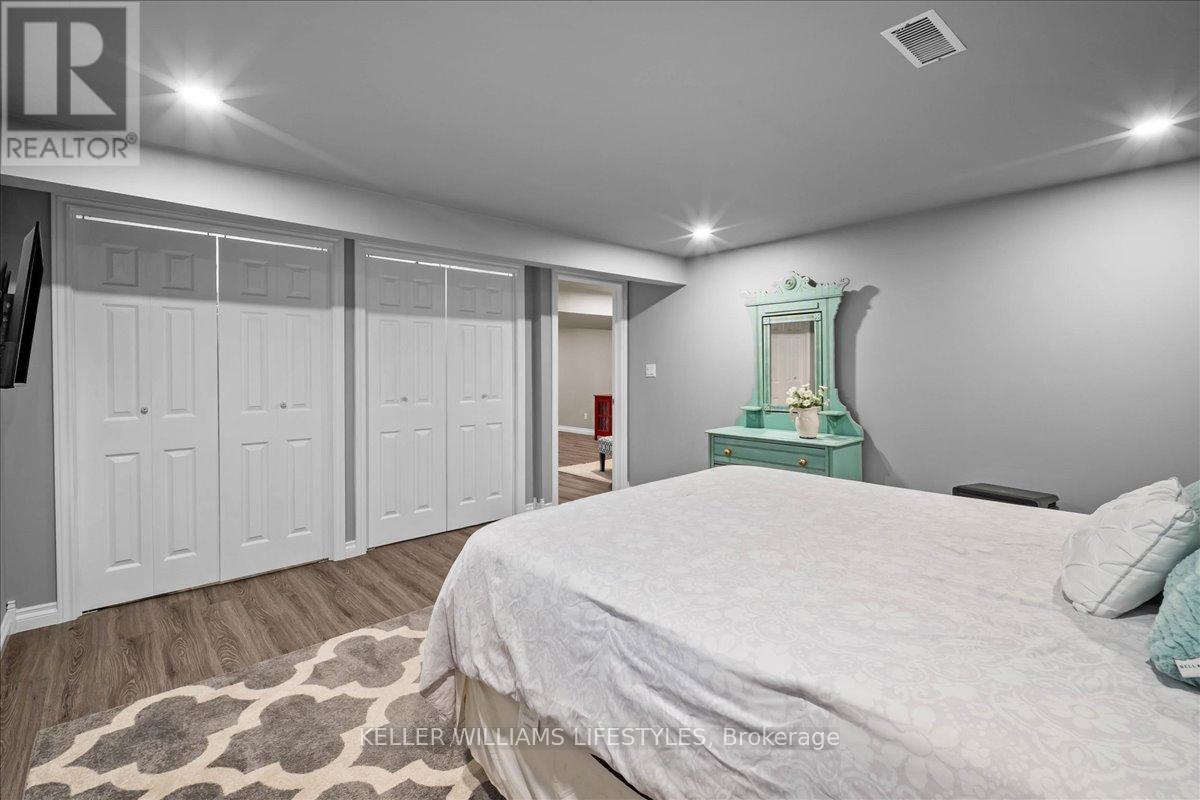 15 Bayley Street, Lambton Shores, Ontario  N0N 1J0 - Photo 28 - X12414381
