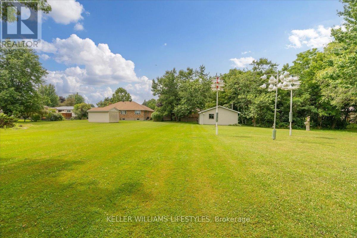 15 Bayley Street, Lambton Shores, Ontario  N0N 1J0 - Photo 40 - X12414381