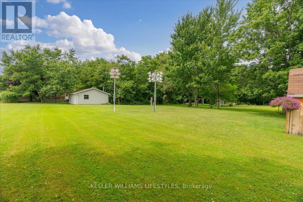 15 Bayley Street, Lambton Shores, Ontario  N0N 1J0 - Photo 41 - X12414381