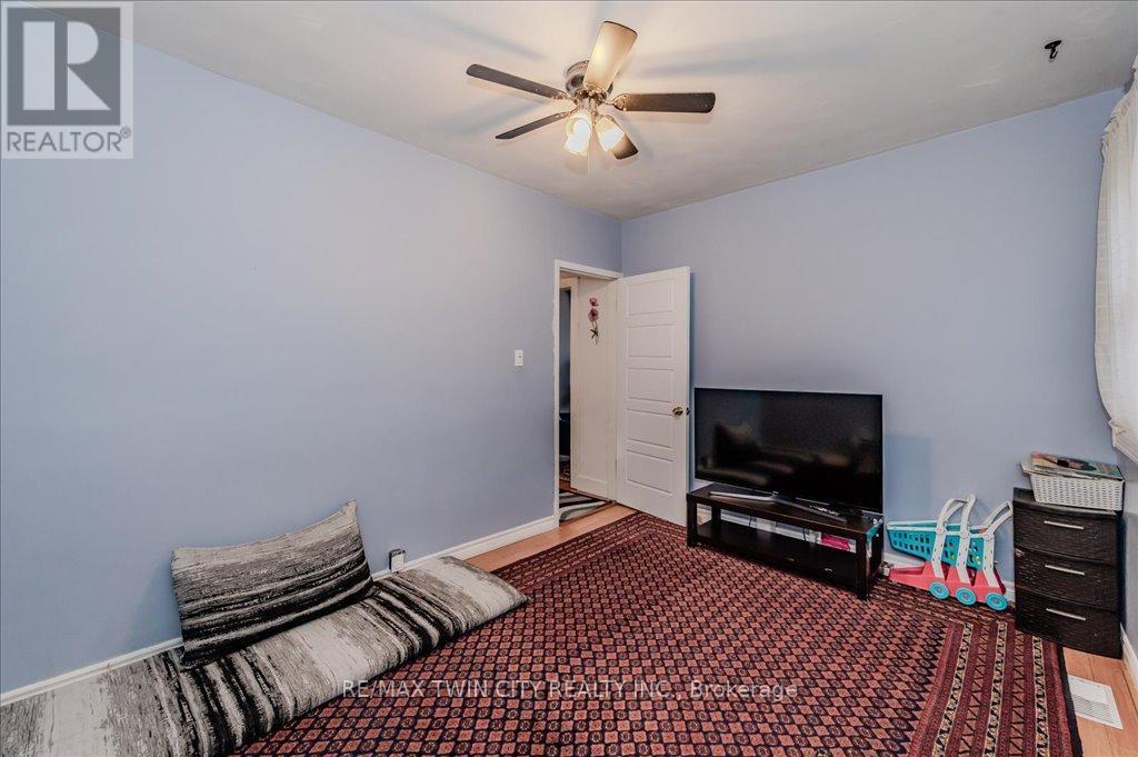 478 Greenfield Avenue, Kitchener, Ontario  N2C 1G1 - Photo 10 - X12418897