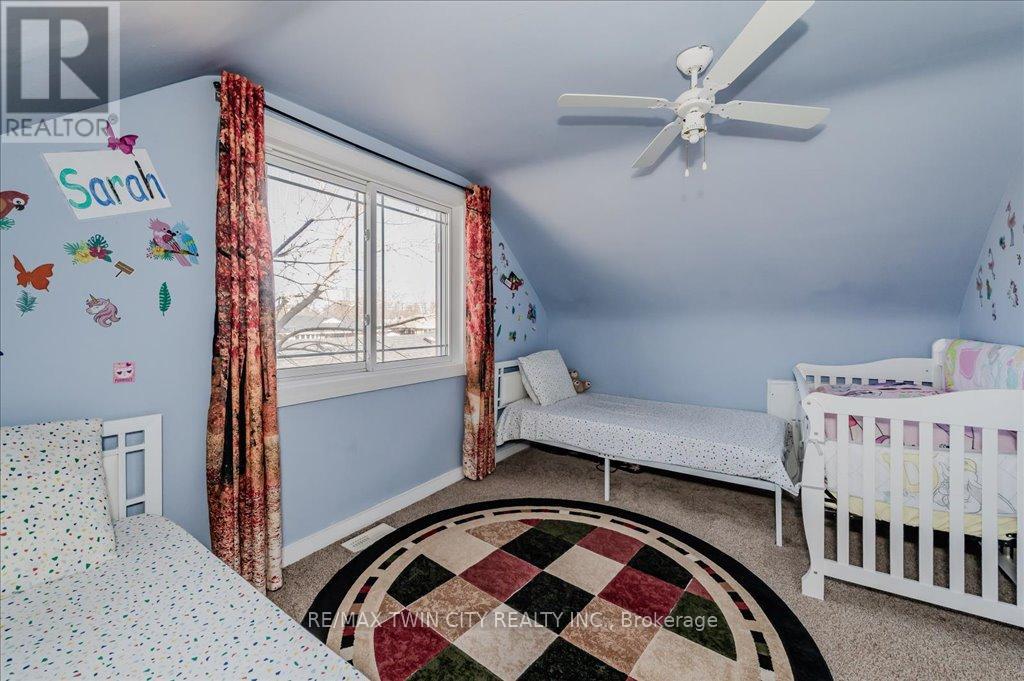 478 Greenfield Avenue, Kitchener, Ontario  N2C 1G1 - Photo 12 - X12418897