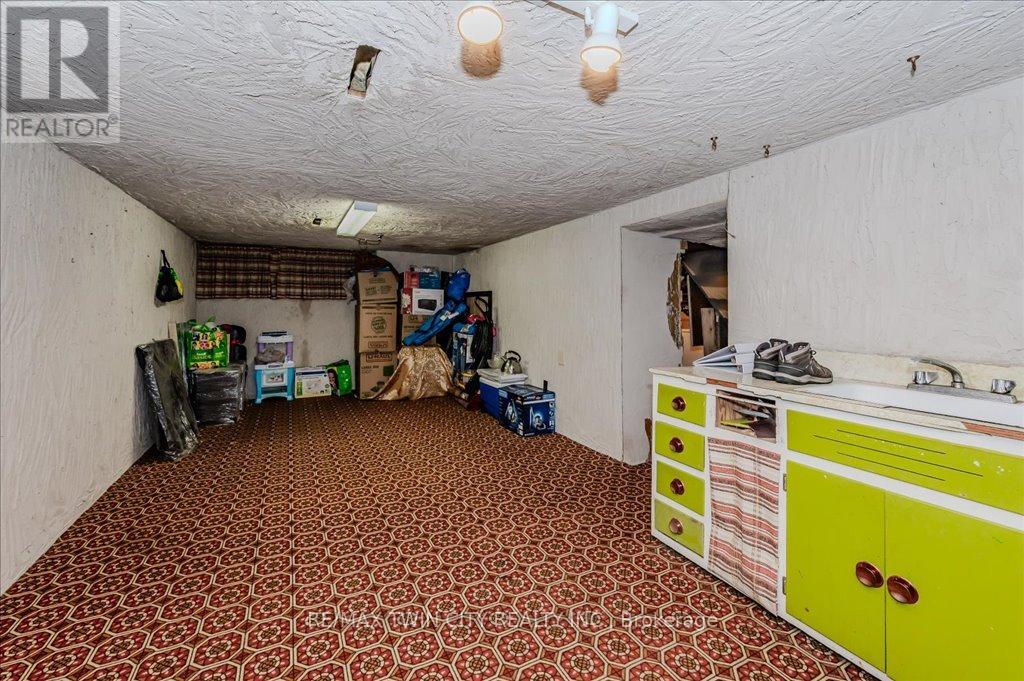 478 Greenfield Avenue, Kitchener, Ontario  N2C 1G1 - Photo 17 - X12418897
