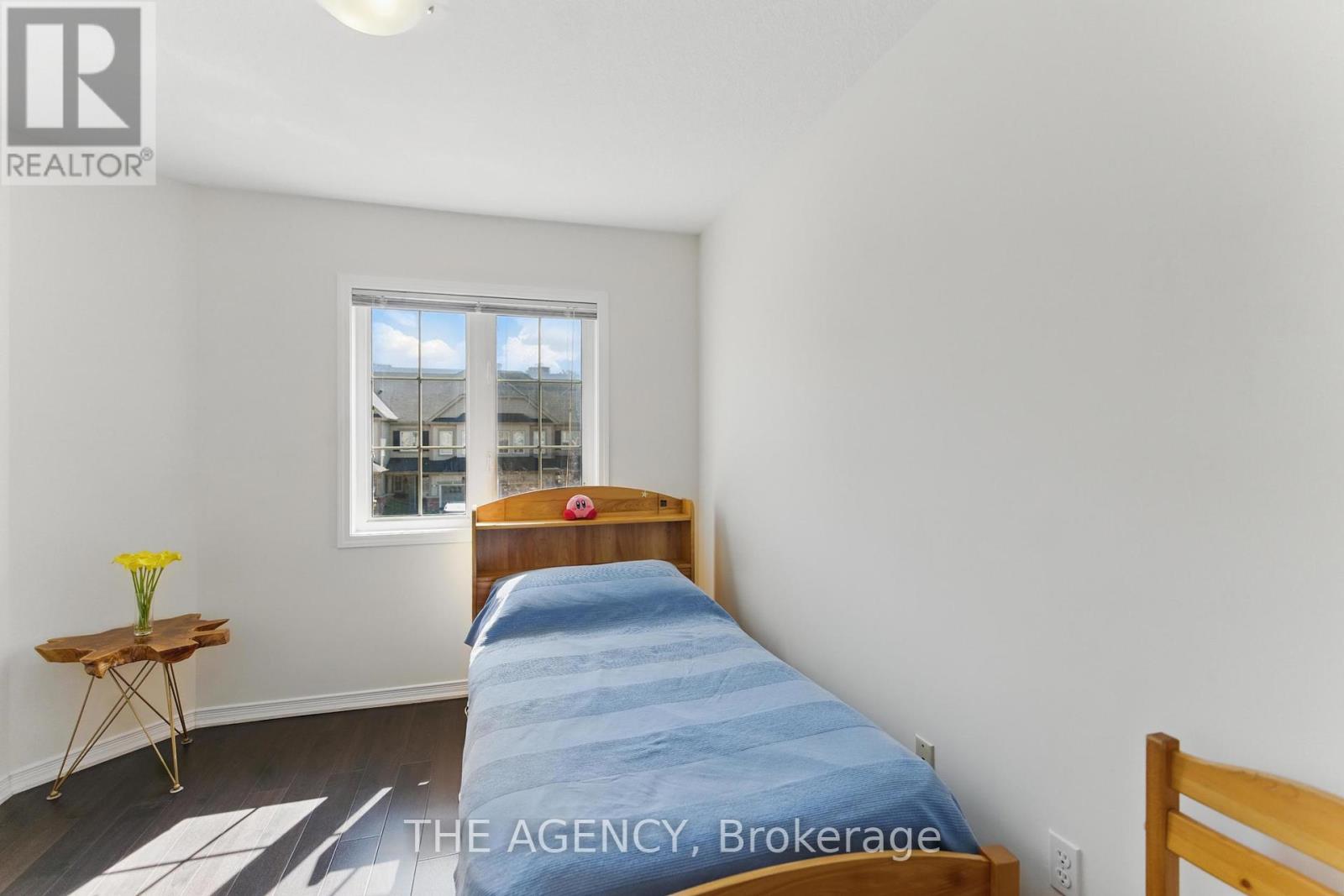9 Lynch Crescent, Hamilton, Ontario  L0R 1C0 - Photo 12 - X12418944