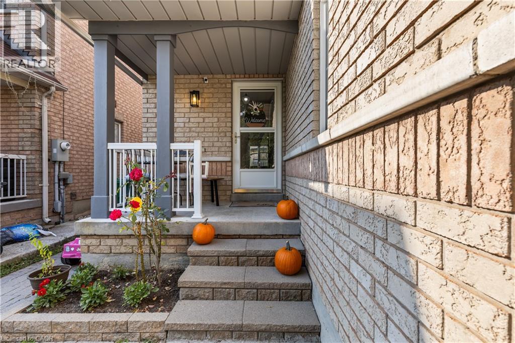 17 Prince Crescent, Brampton, Ontario  L7A 2C9 - Photo 3 - 40771538