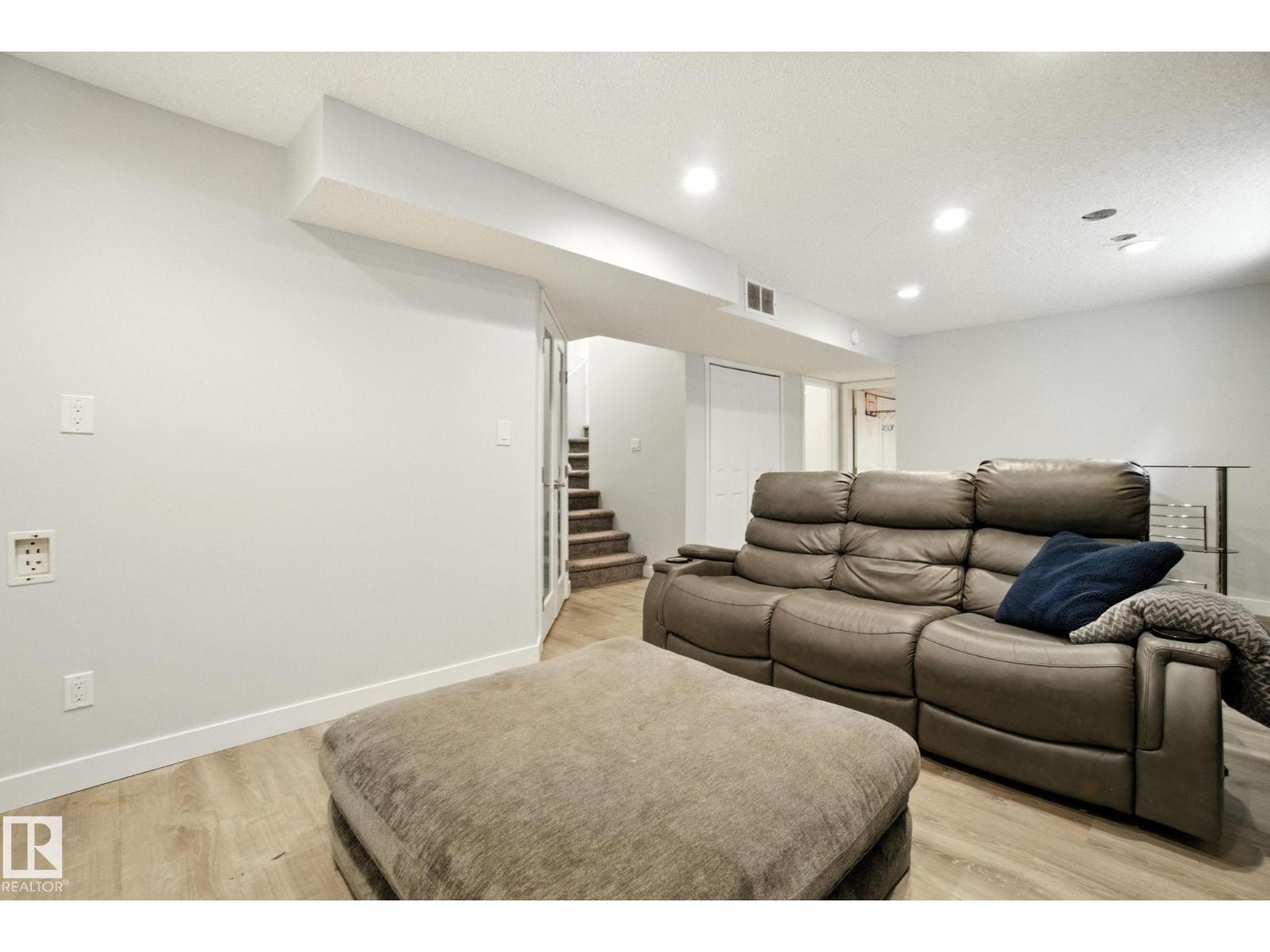 1194 Mcconachie Bv Nw, Edmonton, Alberta  T5Y 0V1 - Photo 37 - E4458914