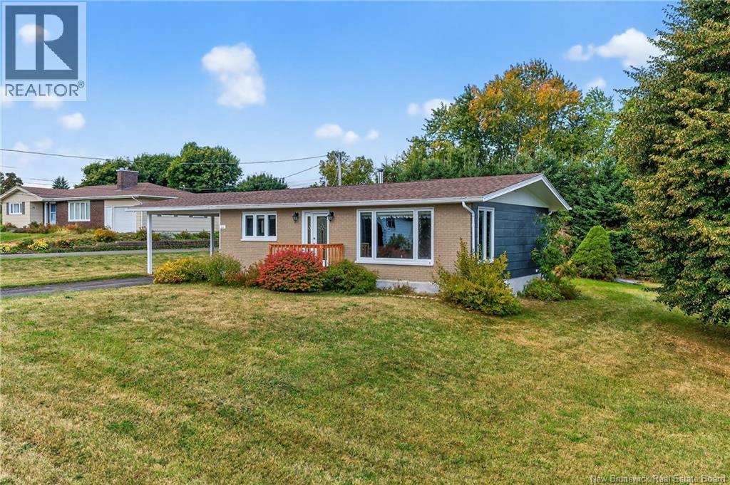 10 Bernard Street, Charlo, New Brunswick  E8E 2B4 - Photo 5 - NB127083
