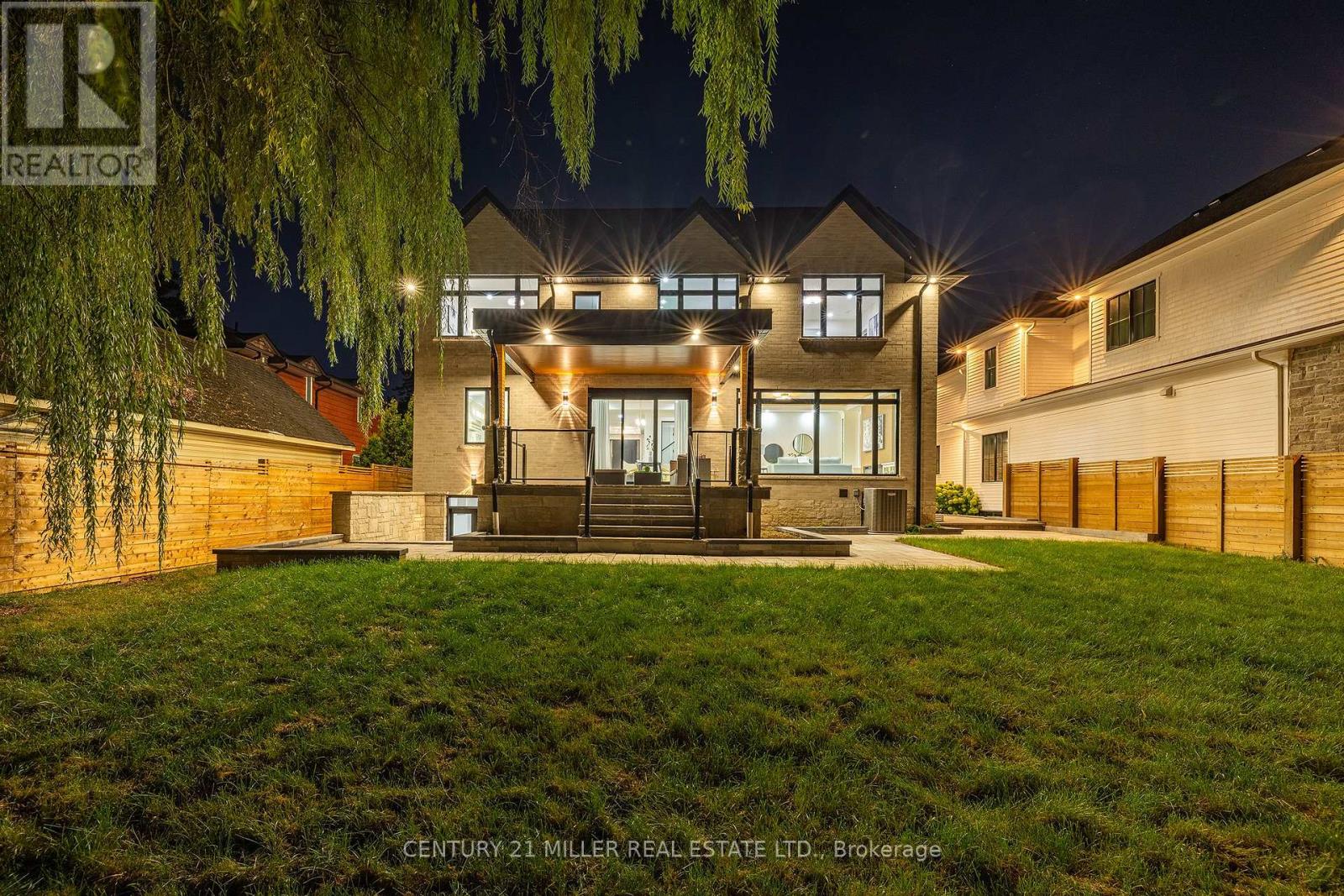 14 Crescent Road, Oakville, Ontario  L6K 1W4 - Photo 47 - W12399992