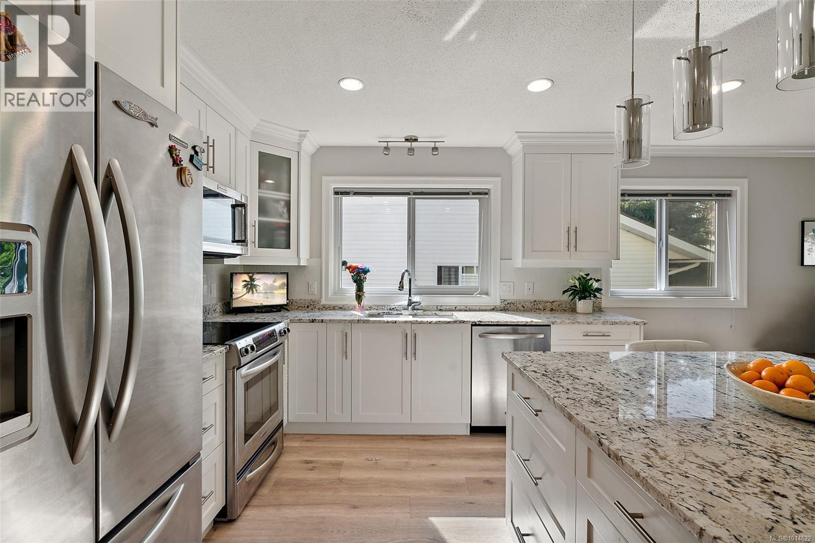 3998 Cedar Hill Rd, Saanich, British Columbia  V8N 3C1 - Photo 6 - 1014622