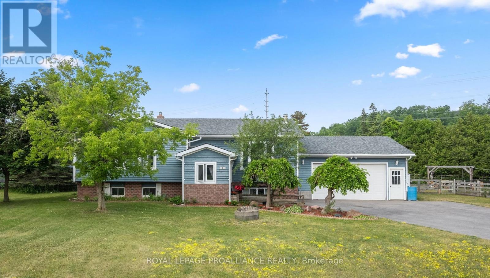 8 Oriole Crescent, Hamilton Township, Ontario  K0K 1C0 - Photo 1 - X12419160