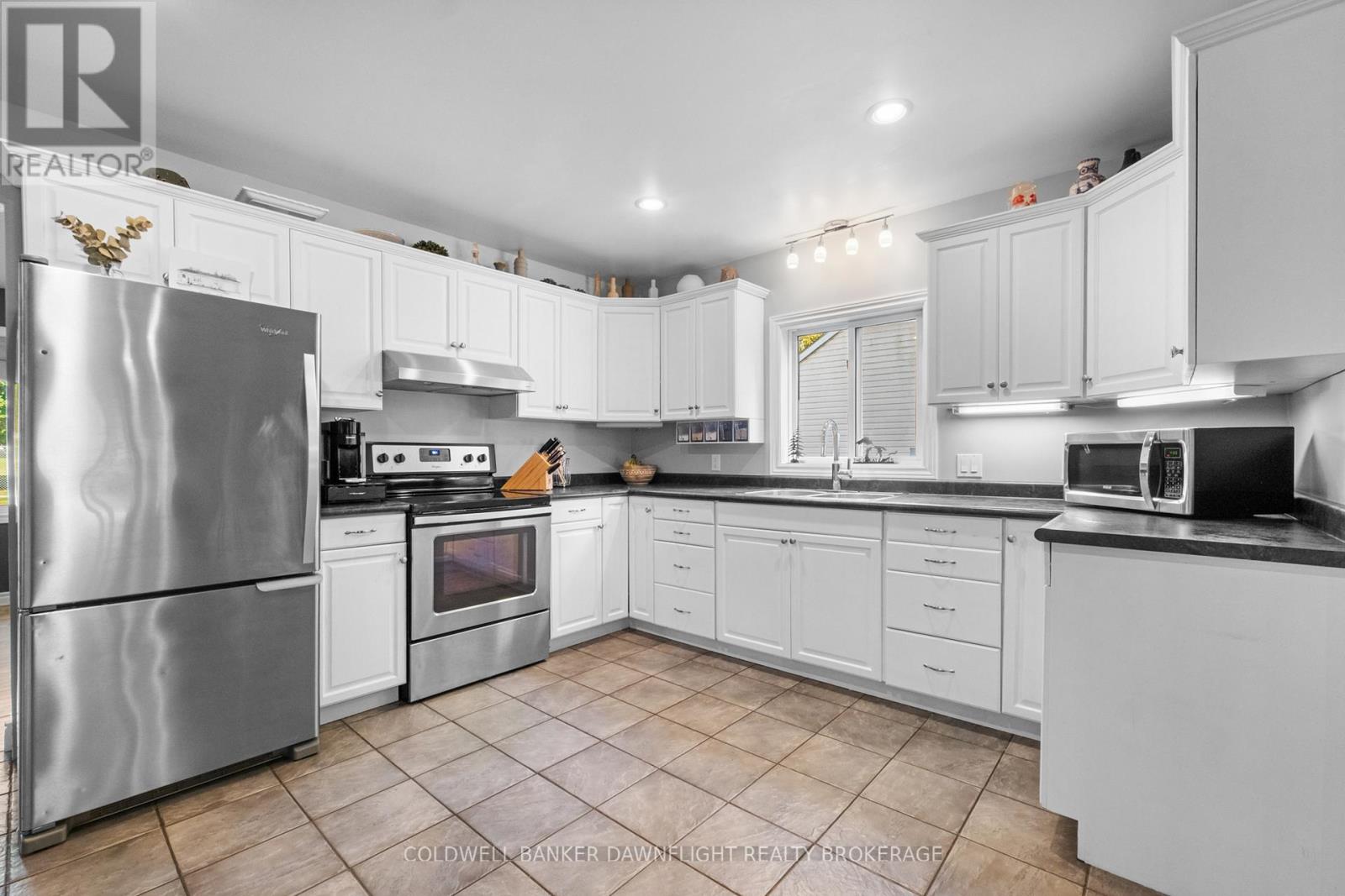 369 Marlborough Street, South Huron, Ontario  N0M 1S2 - Photo 8 - X12419136