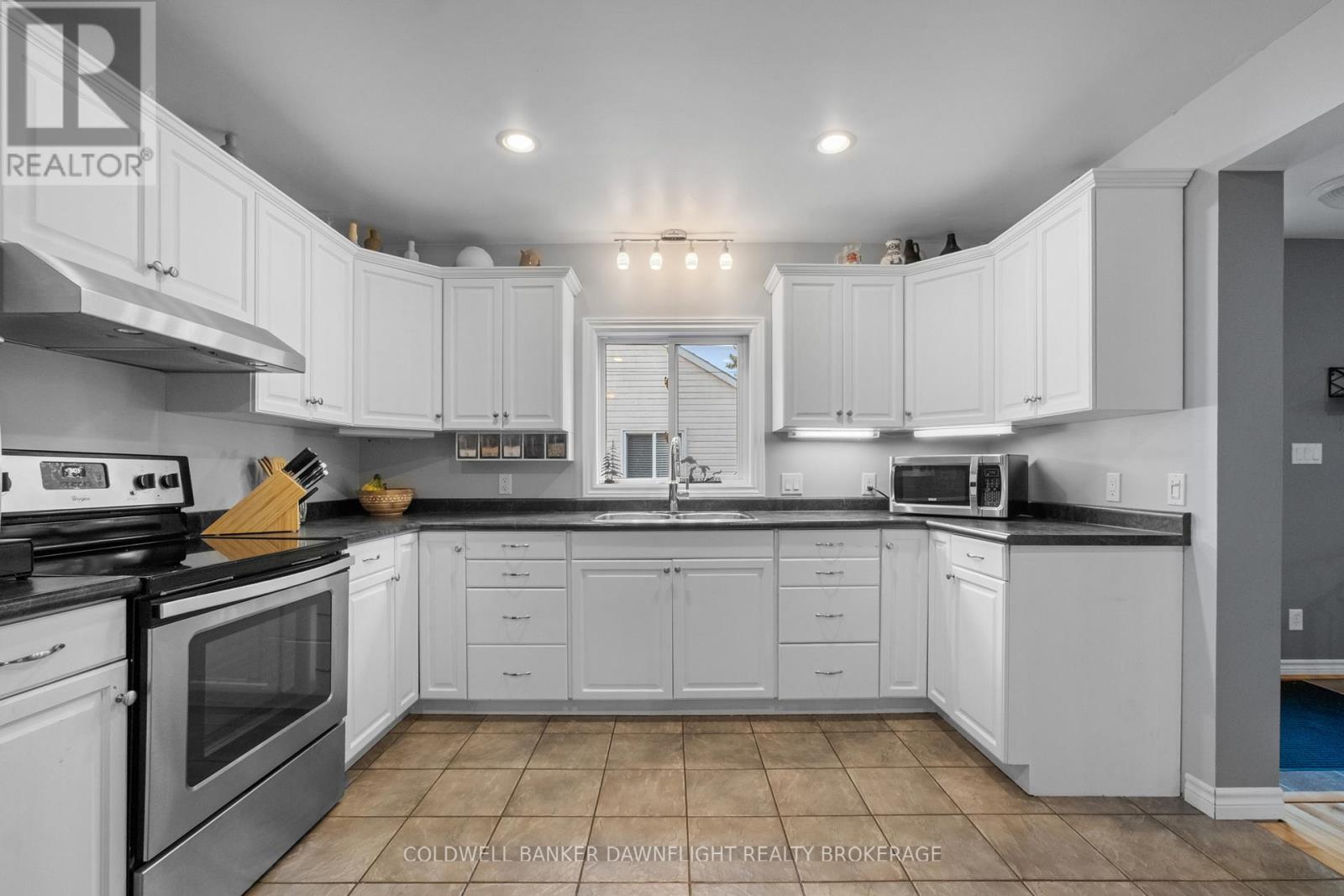 369 Marlborough Street, South Huron, Ontario  N0M 1S2 - Photo 9 - X12419136