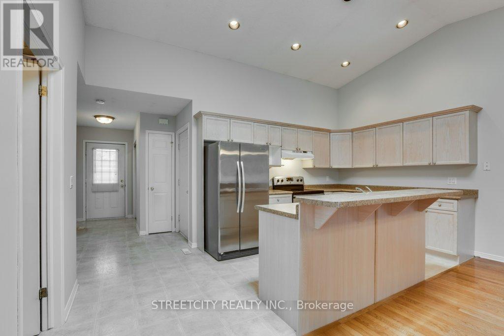 29 - 680 Commissioners Road, London South, Ontario  N6K 4T8 - Photo 12 - X12419139