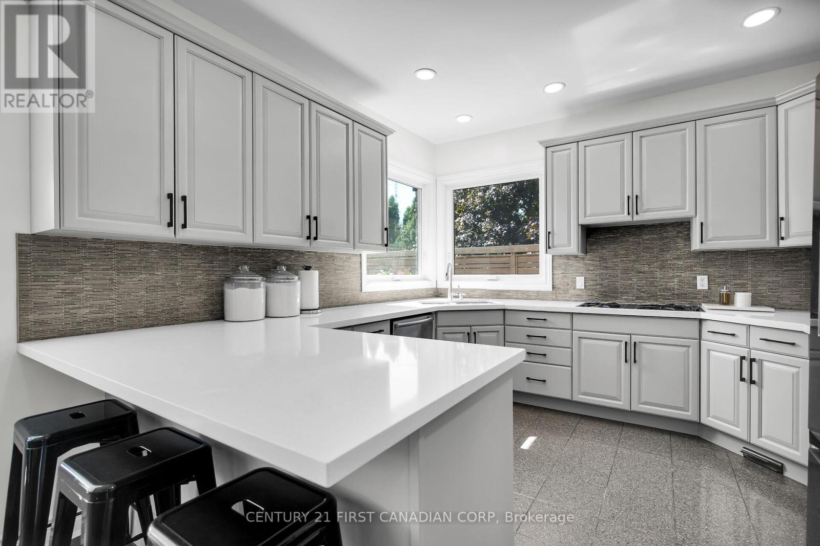 768 Franklinway Crescent, London North, Ontario  N6G 5C8 - Photo 12 - X12419141
