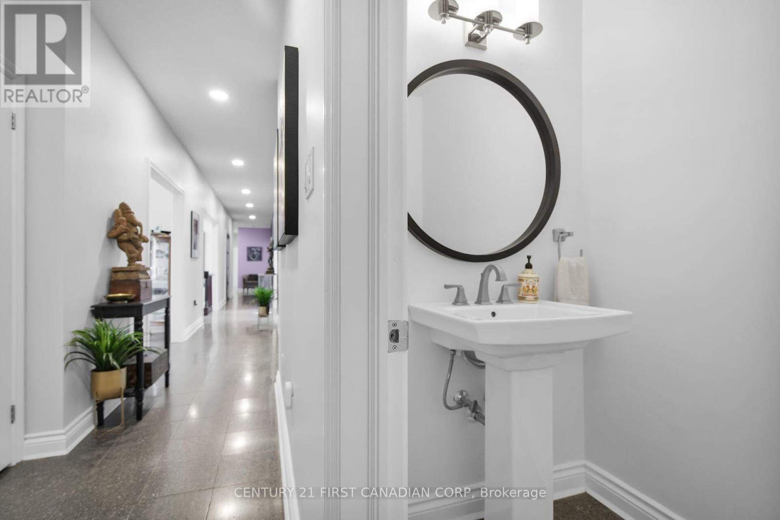 768 Franklinway Crescent, London North, Ontario  N6G 5C8 - Photo 17 - X12419141