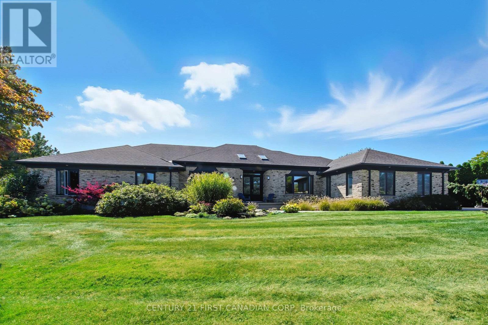 768 Franklinway Crescent, London North, Ontario  N6G 5C8 - Photo 2 - X12419141