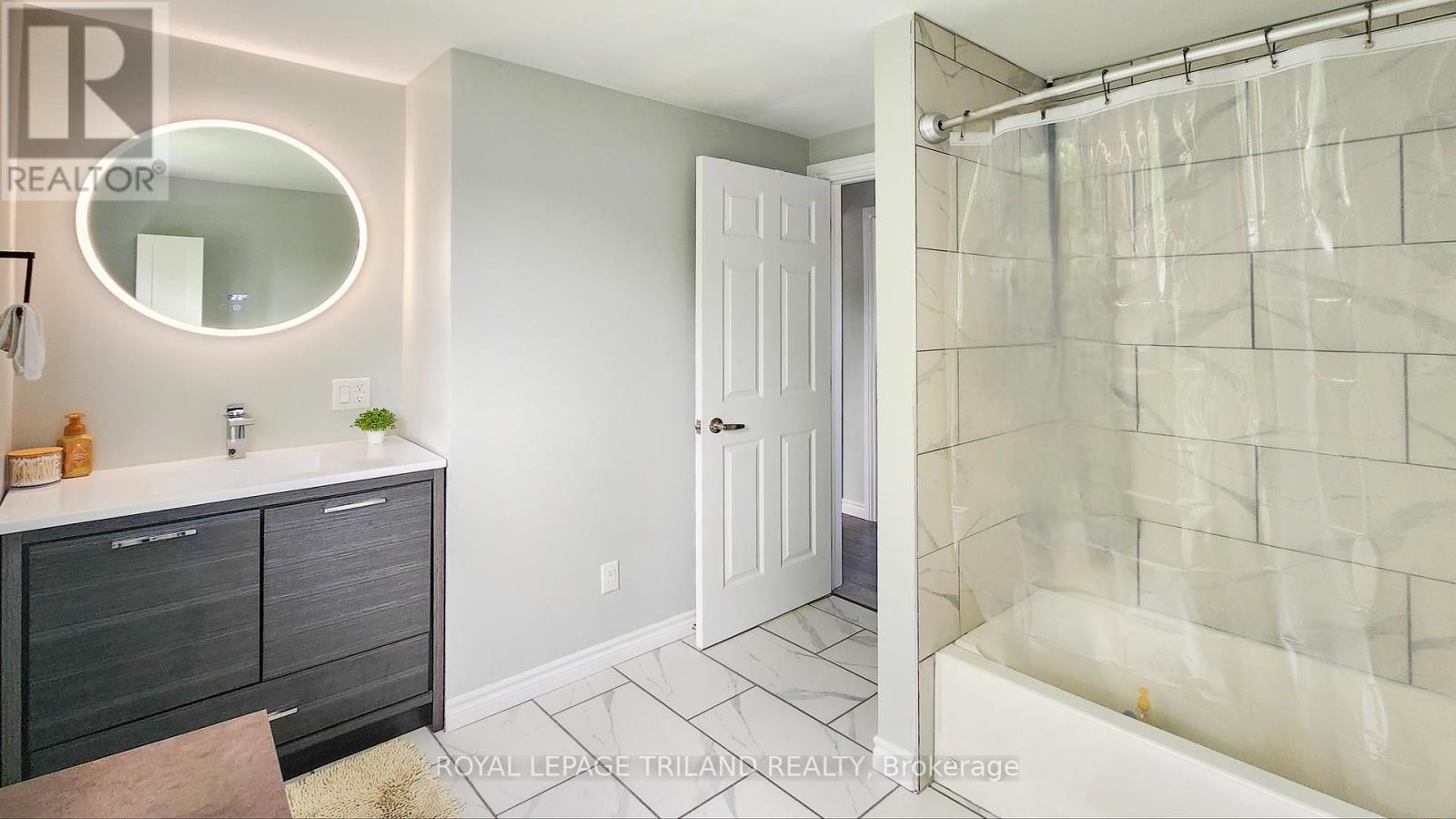 51 Ashbury Avenue, London South, Ontario  N6E 1S9 - Photo 17 - X12419145