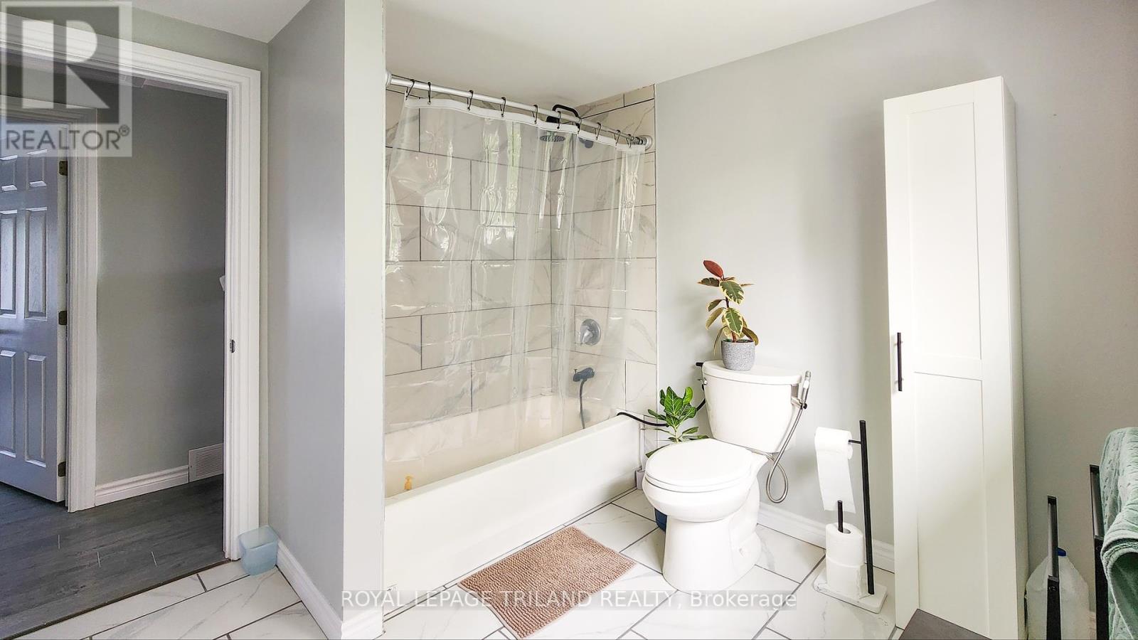 51 Ashbury Avenue, London South, Ontario  N6E 1S9 - Photo 18 - X12419145