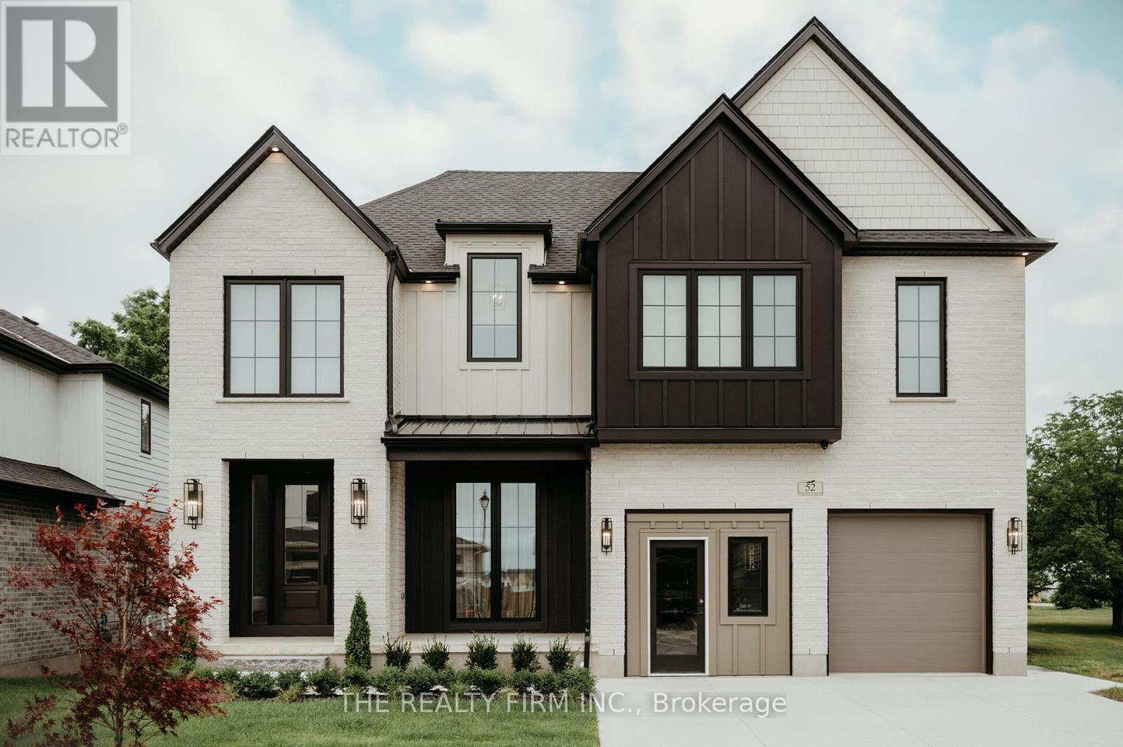 52 Royal Crescent, Southwold, Ontario  N5P 0G5 - Photo 1 - X12419154