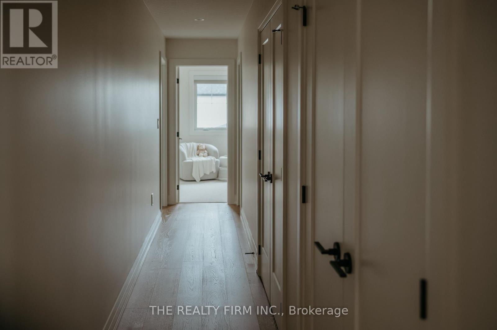 52 Royal Crescent, Southwold, Ontario  N5P 0G5 - Photo 37 - X12419154