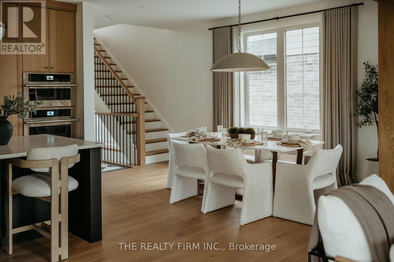 52 Royal Crescent, Southwold, Ontario  N5P 0G5 - Photo 9 - X12419154