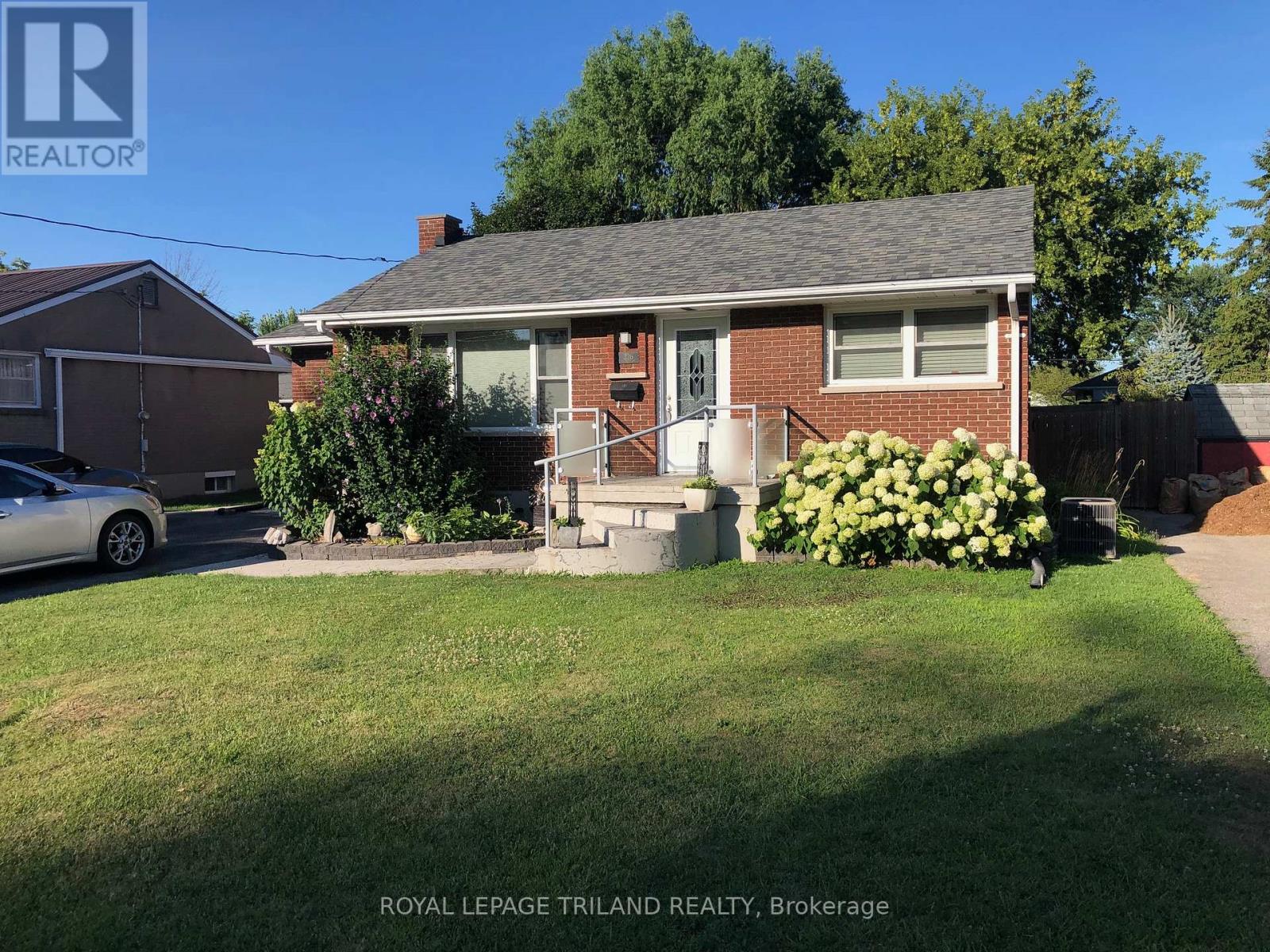 226 Rainbow Avenue, London East, Ontario  N5W 4W1 - Photo 2 - X12419192