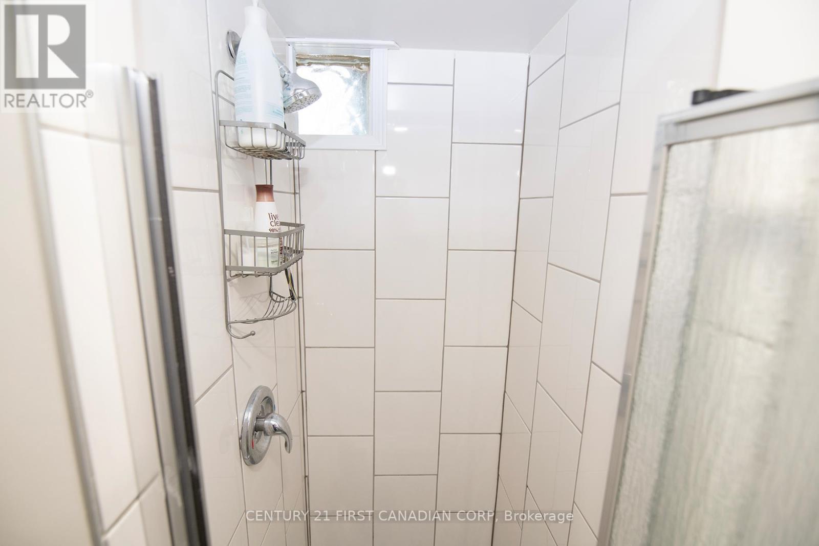 85 Augusta Crescent, London South, Ontario  N6E 2C9 - Photo 32 - X12419215