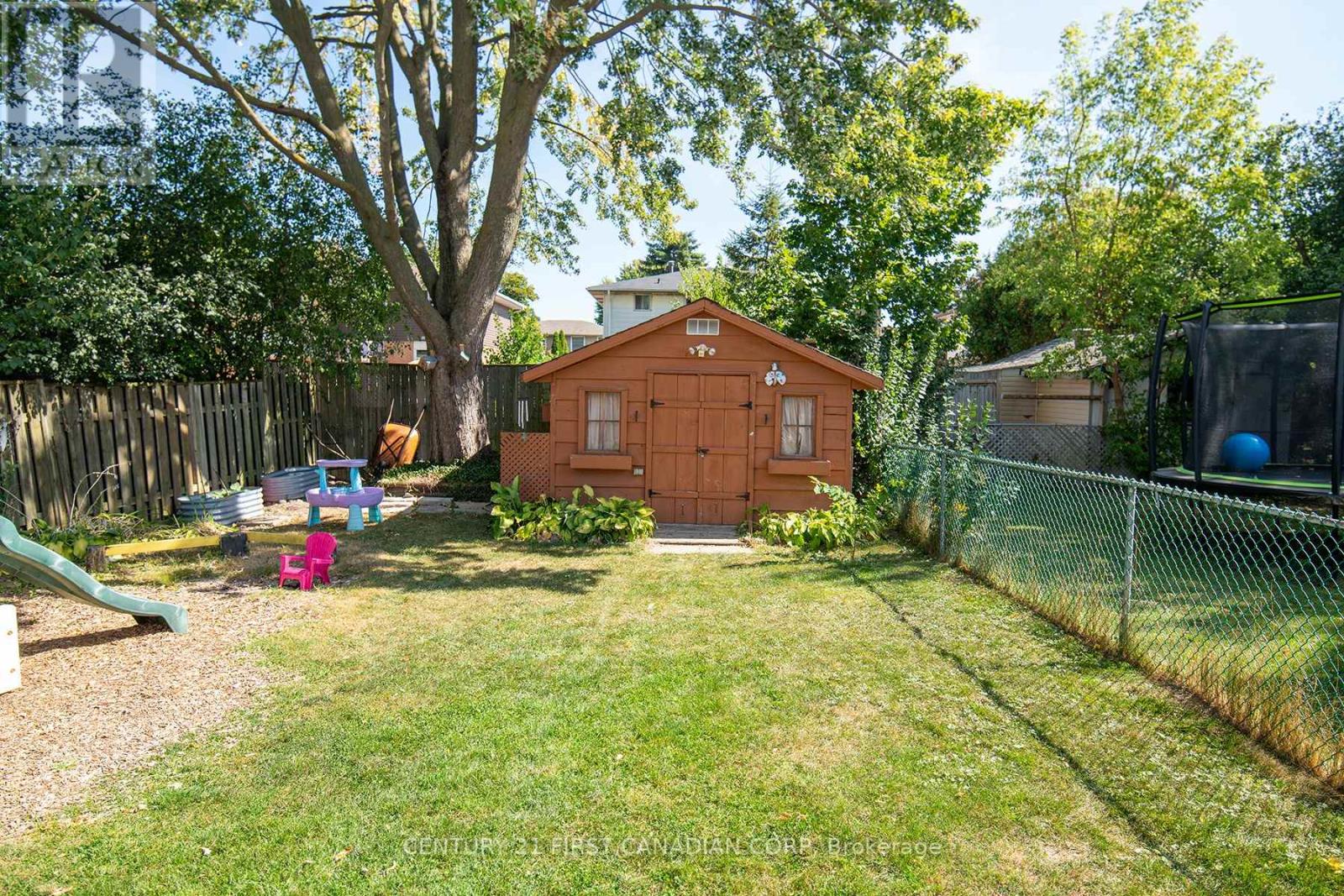 85 Augusta Crescent, London South, Ontario  N6E 2C9 - Photo 35 - X12419215