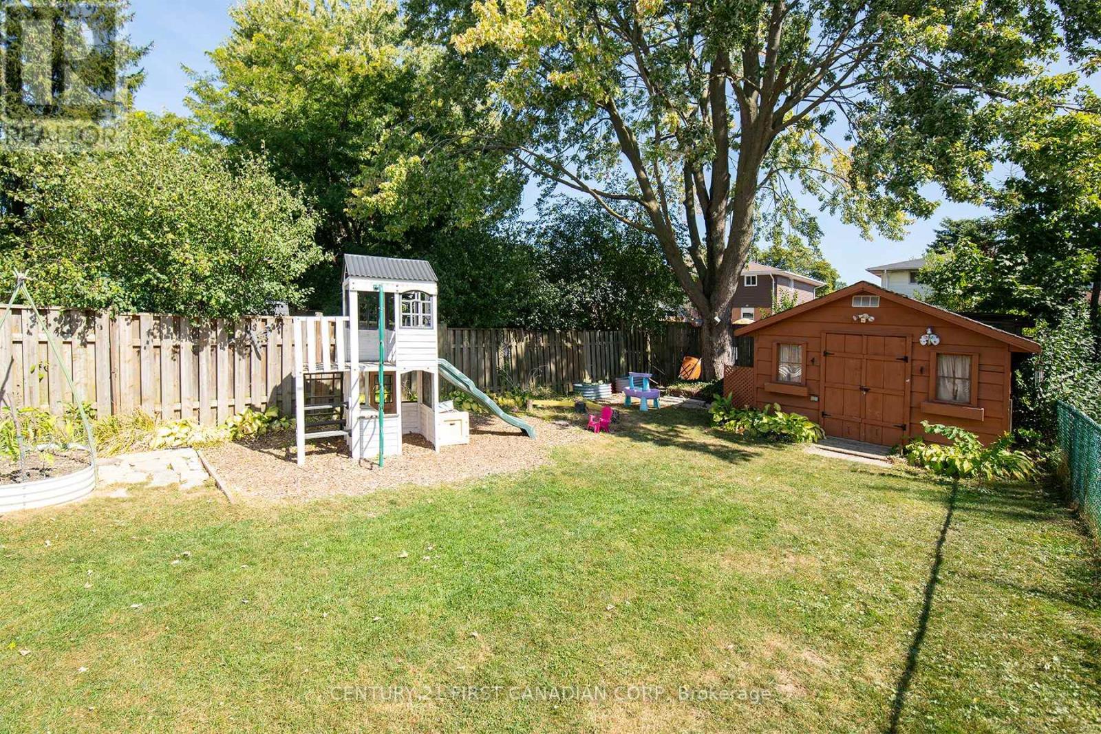 85 Augusta Crescent, London South, Ontario  N6E 2C9 - Photo 36 - X12419215