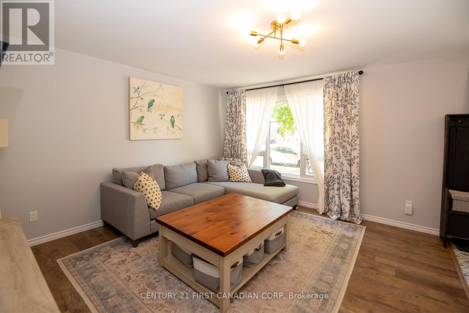 85 Augusta Crescent, London South, Ontario  N6E 2C9 - Photo 4 - X12419215
