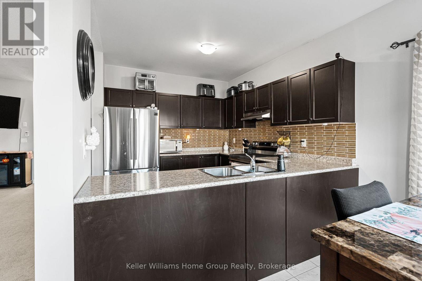 24 Courtney Street, Centre Wellington (Fergus), Ontario  N1M 0C9 - Photo 14 - X12419181