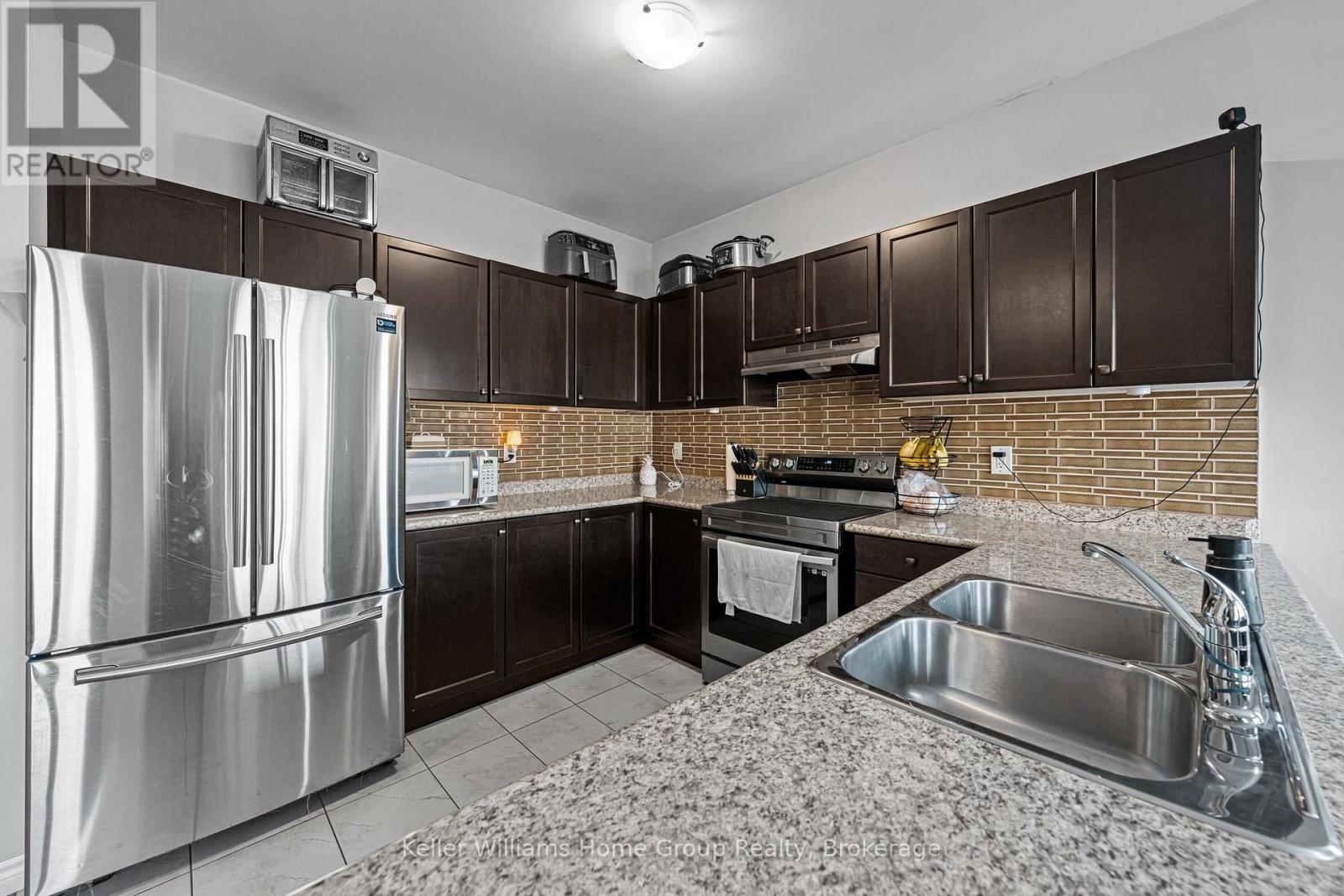 24 Courtney Street, Centre Wellington (Fergus), Ontario  N1M 0C9 - Photo 15 - X12419181