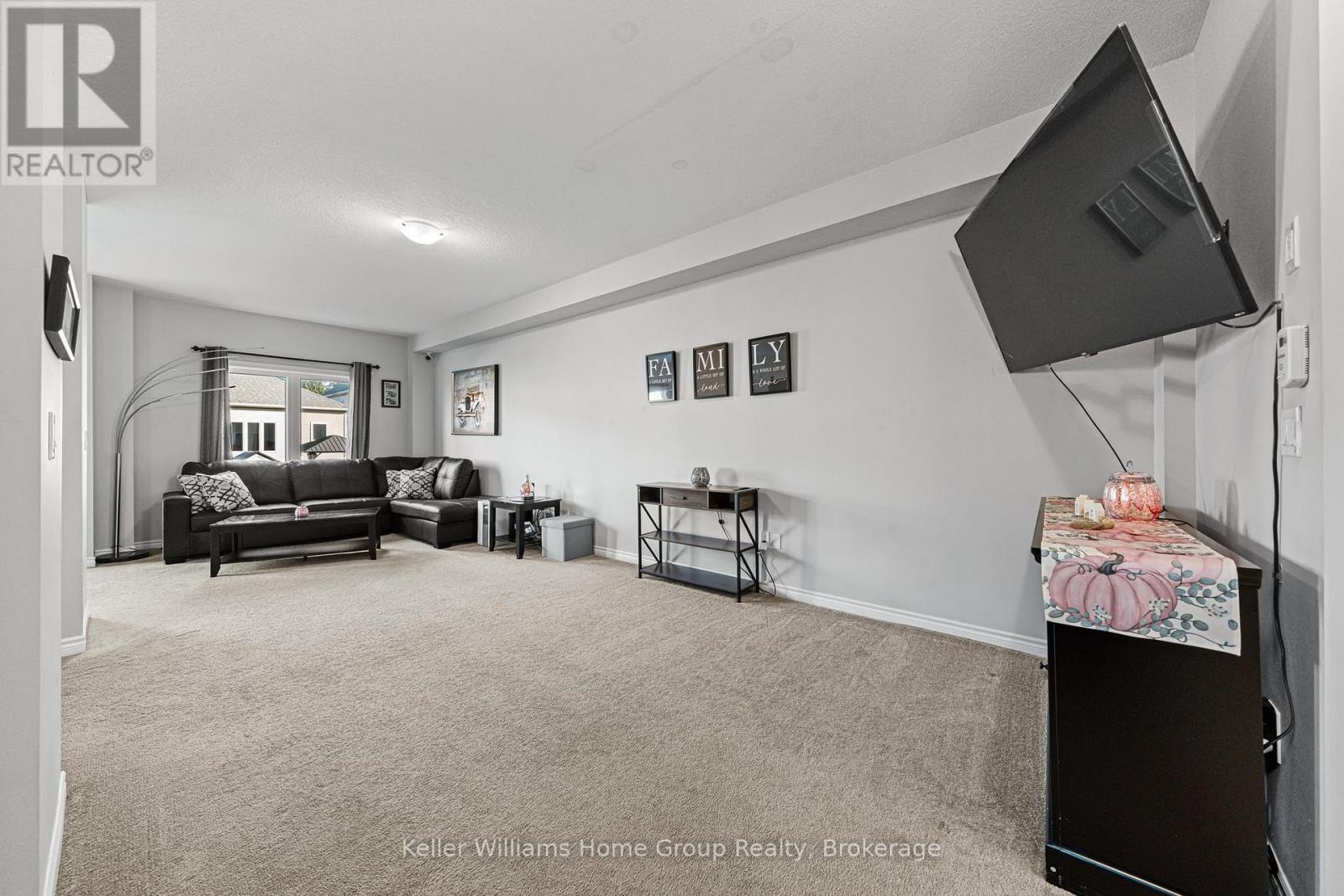 24 Courtney Street, Centre Wellington (Fergus), Ontario  N1M 0C9 - Photo 7 - X12419181
