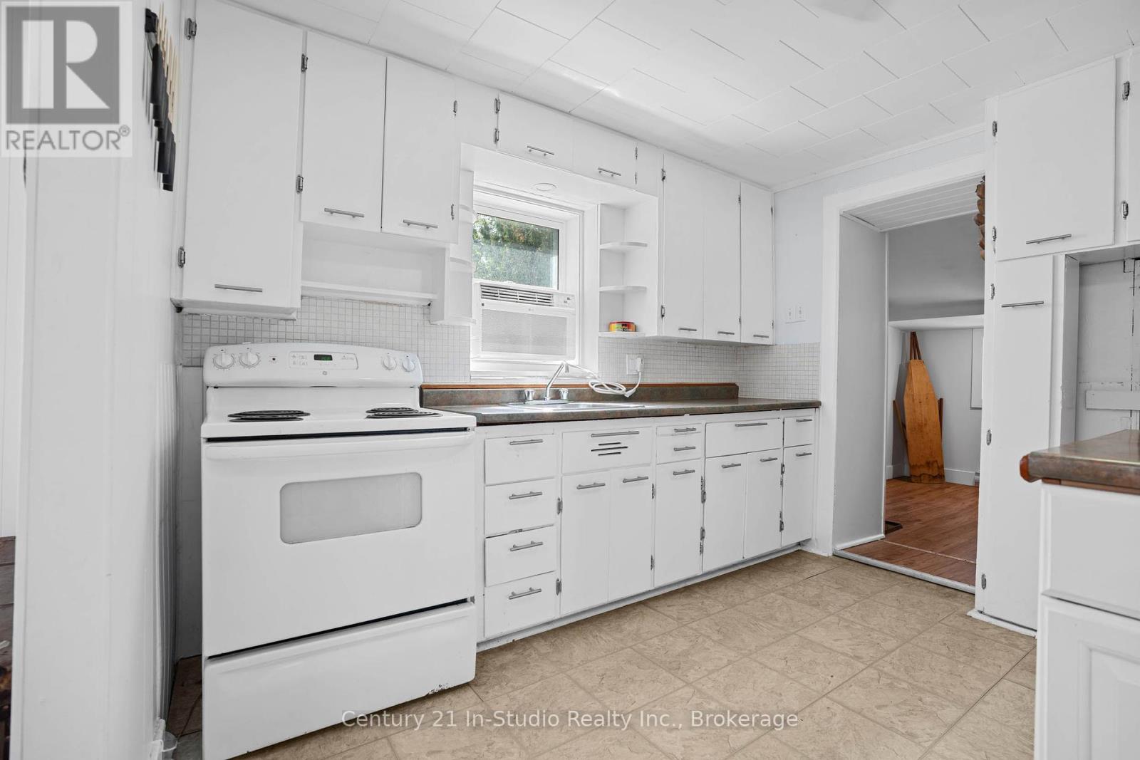 2732 3rd Avenue W, Owen Sound, Ontario  N4K 4T2 - Photo 25 - X12419217