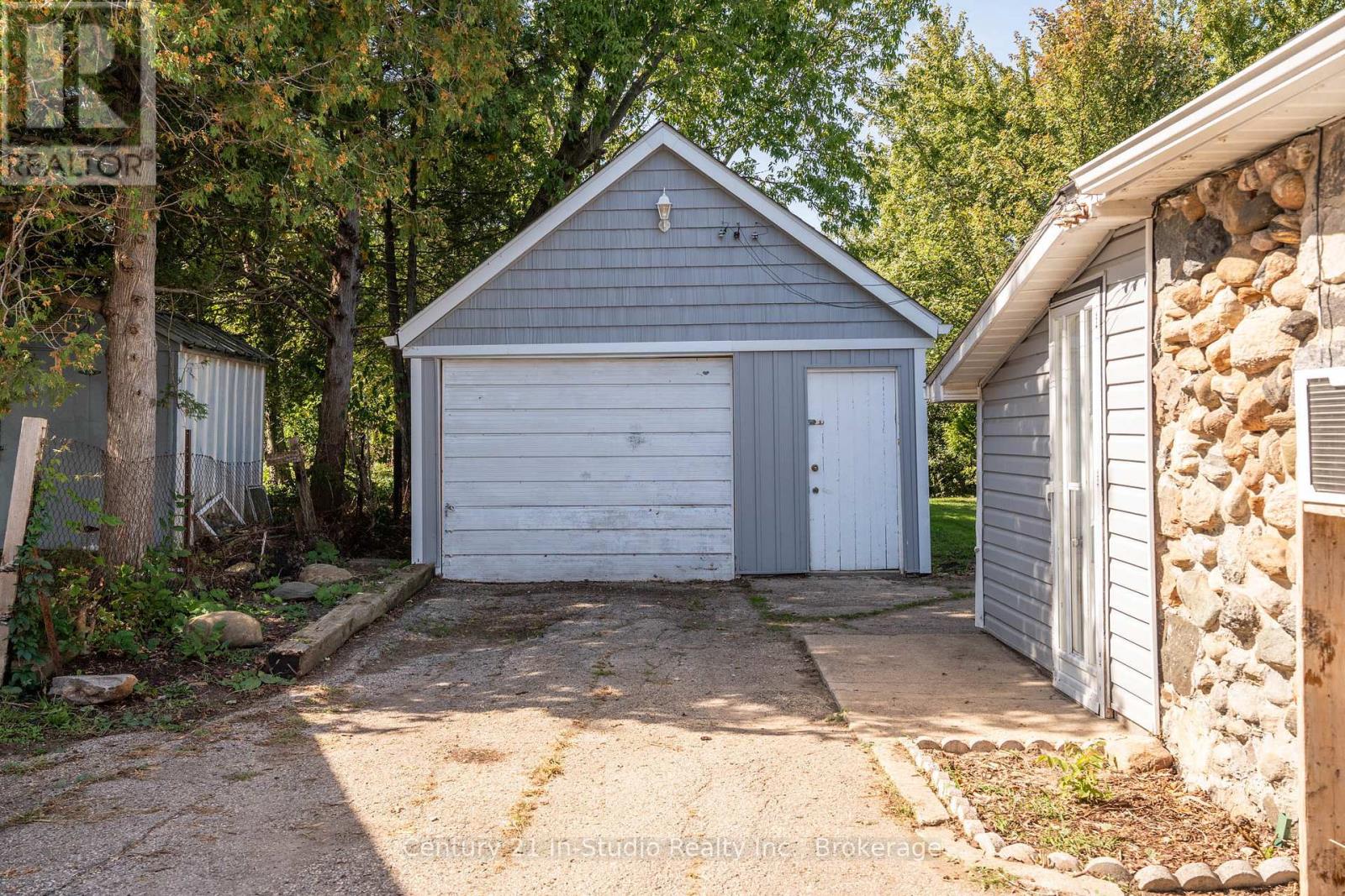 2732 3rd Avenue W, Owen Sound, Ontario  N4K 4T2 - Photo 35 - X12419217