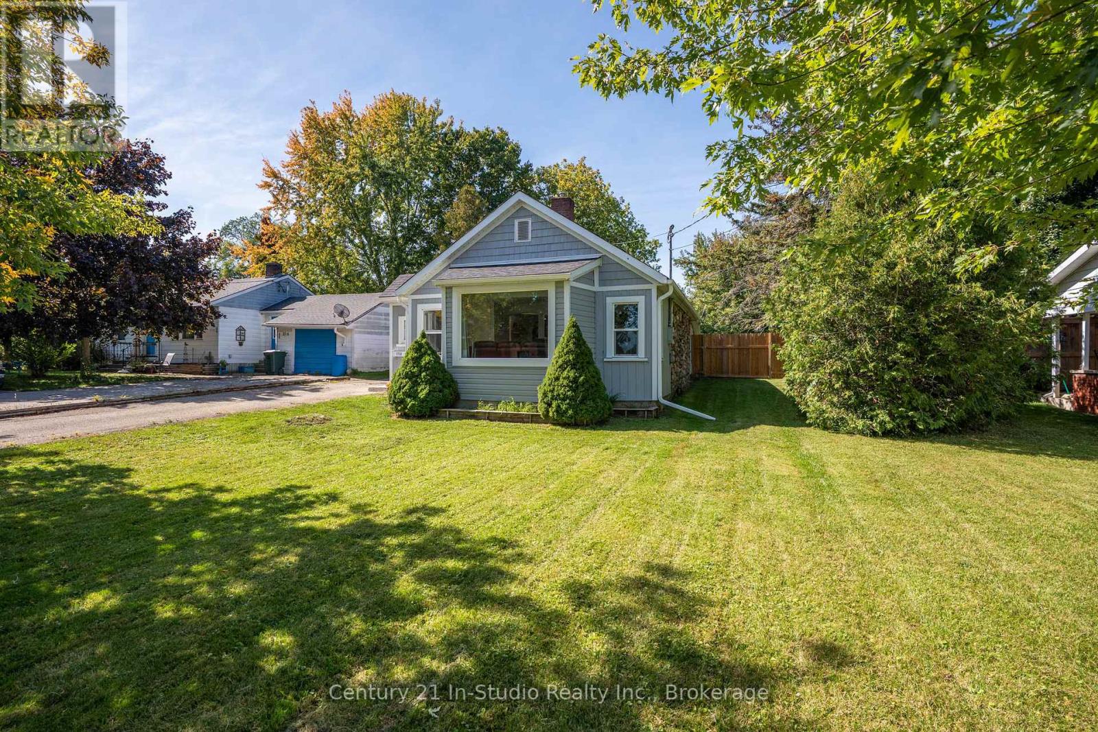 2732 3rd Avenue W, Owen Sound, Ontario  N4K 4T2 - Photo 4 - X12419217
