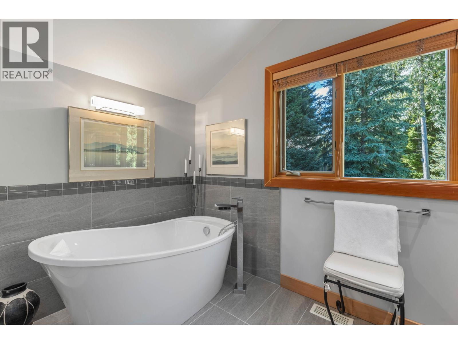 6487 Balsam Way, Whistler, British Columbia  V8E 0C5 - Photo 11 - R3050173