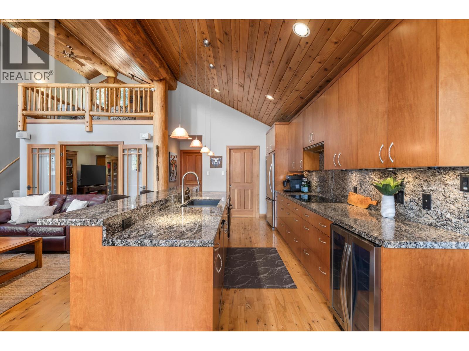 6487 Balsam Way, Whistler, British Columbia  V8E 0C5 - Photo 8 - R3050173