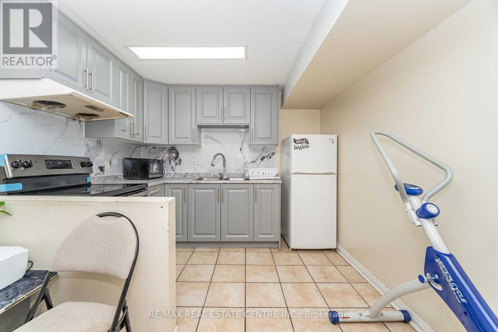 16 Feathertop Lane, Brampton, Ontario  L6R 1W9 - Photo 34 - W12418891