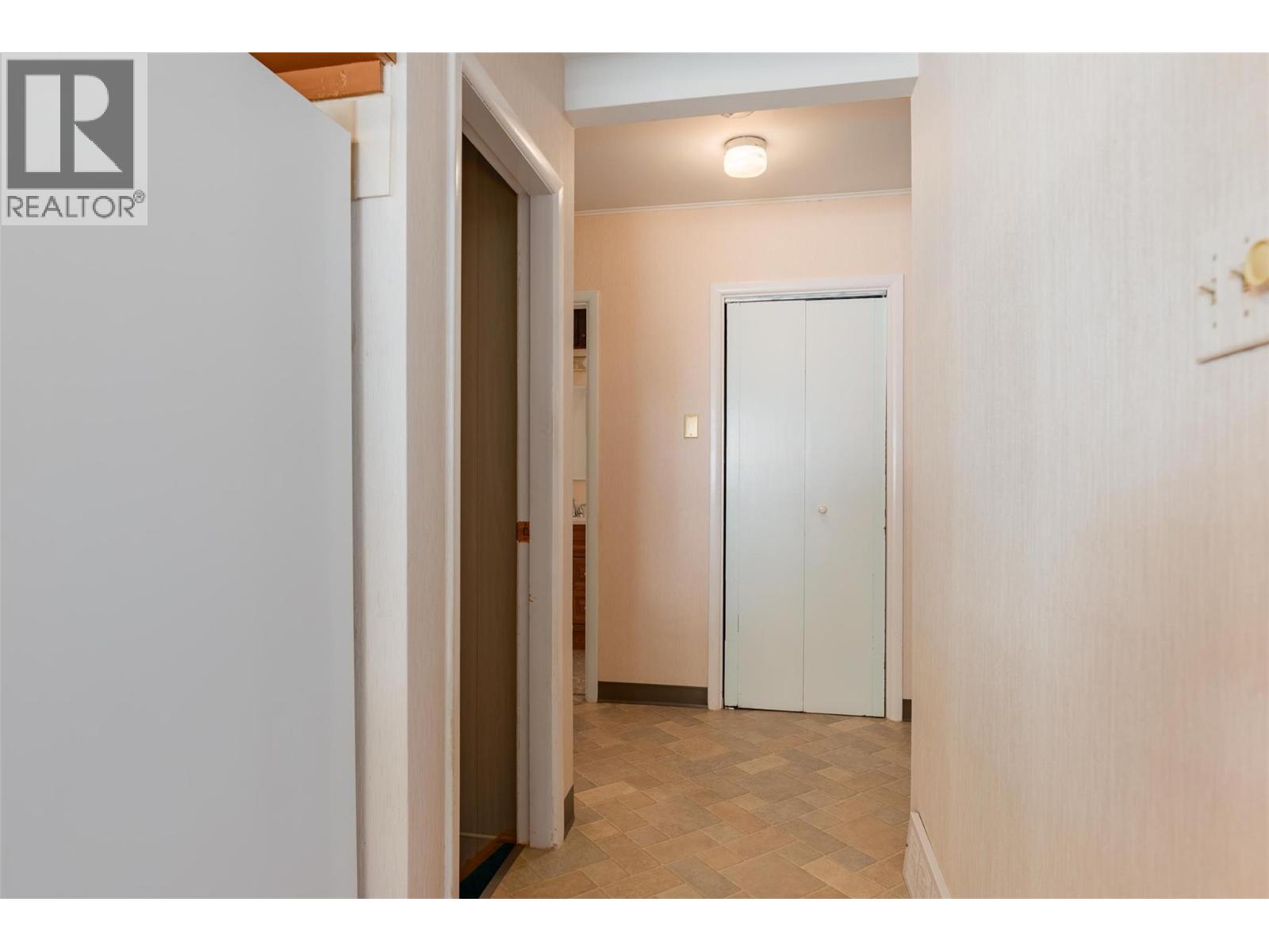 235 10th Avenue, Montrose, British Columbia  V0G 1P0 - Photo 14 - 10363734