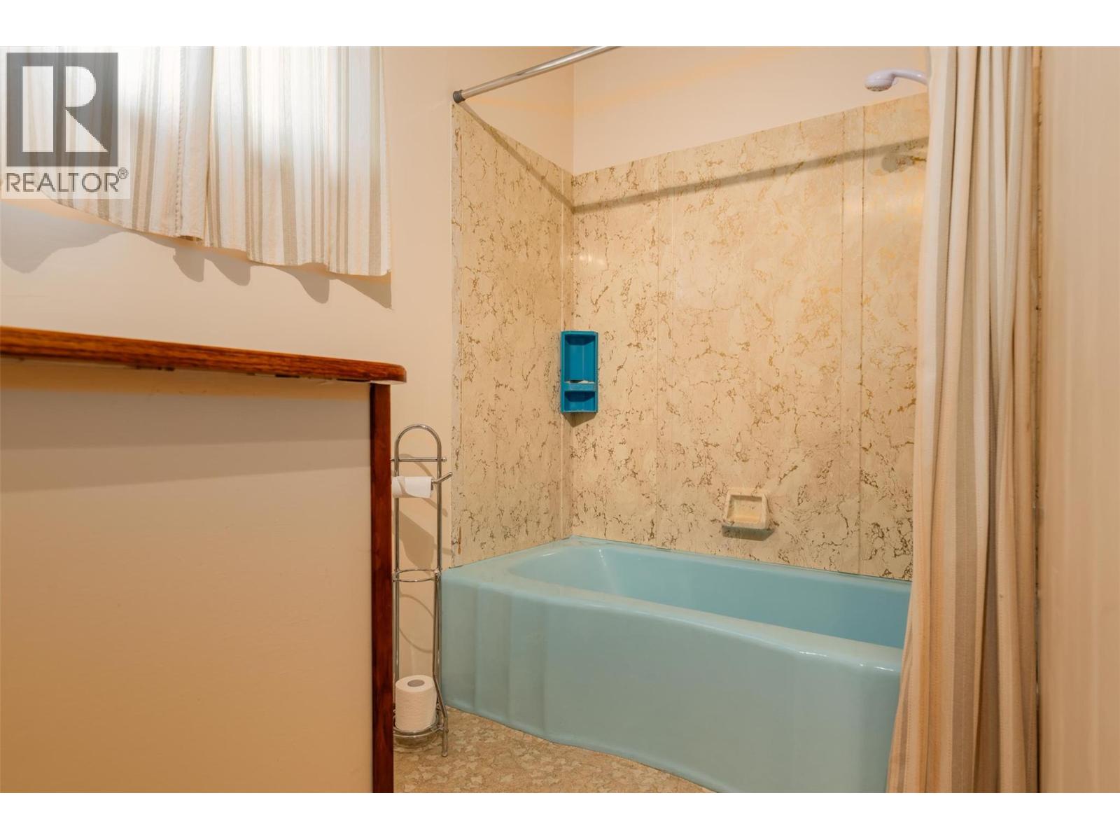 235 10th Avenue, Montrose, British Columbia  V0G 1P0 - Photo 23 - 10363734
