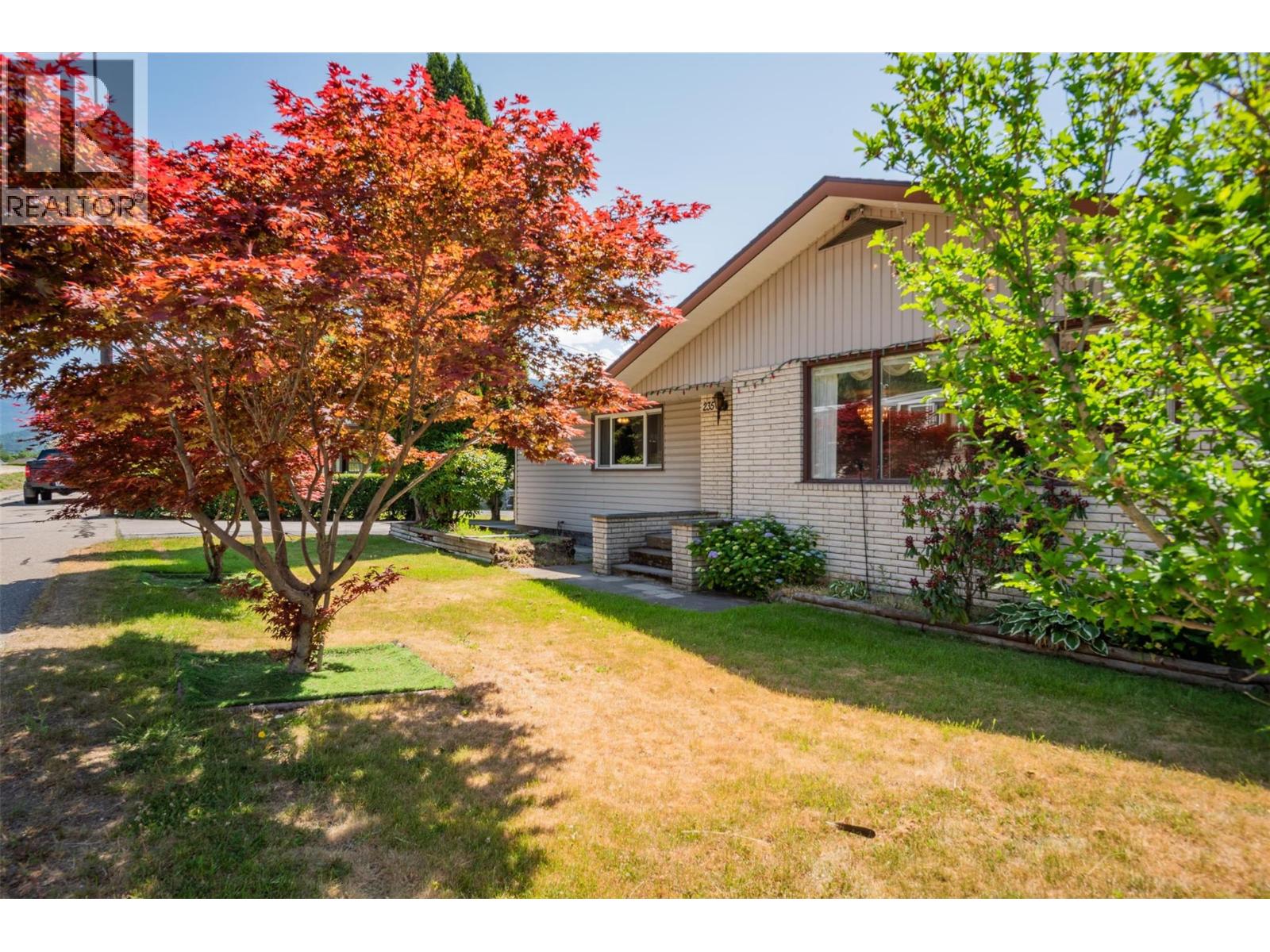 235 10th Avenue, Montrose, British Columbia  V0G 1P0 - Photo 39 - 10363734