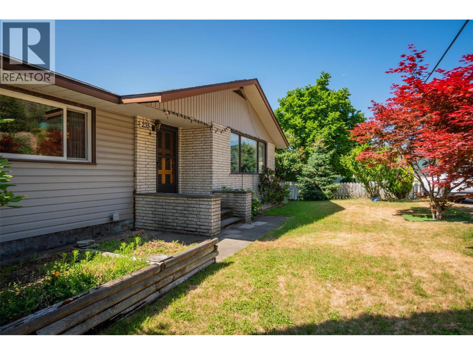 235 10th Avenue, Montrose, British Columbia  V0G 1P0 - Photo 41 - 10363734