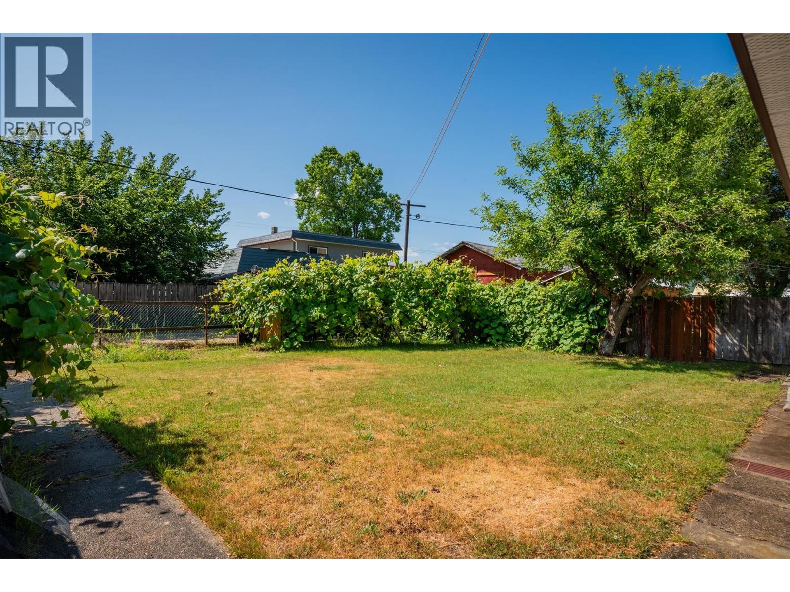 235 10th Avenue, Montrose, British Columbia  V0G 1P0 - Photo 45 - 10363734