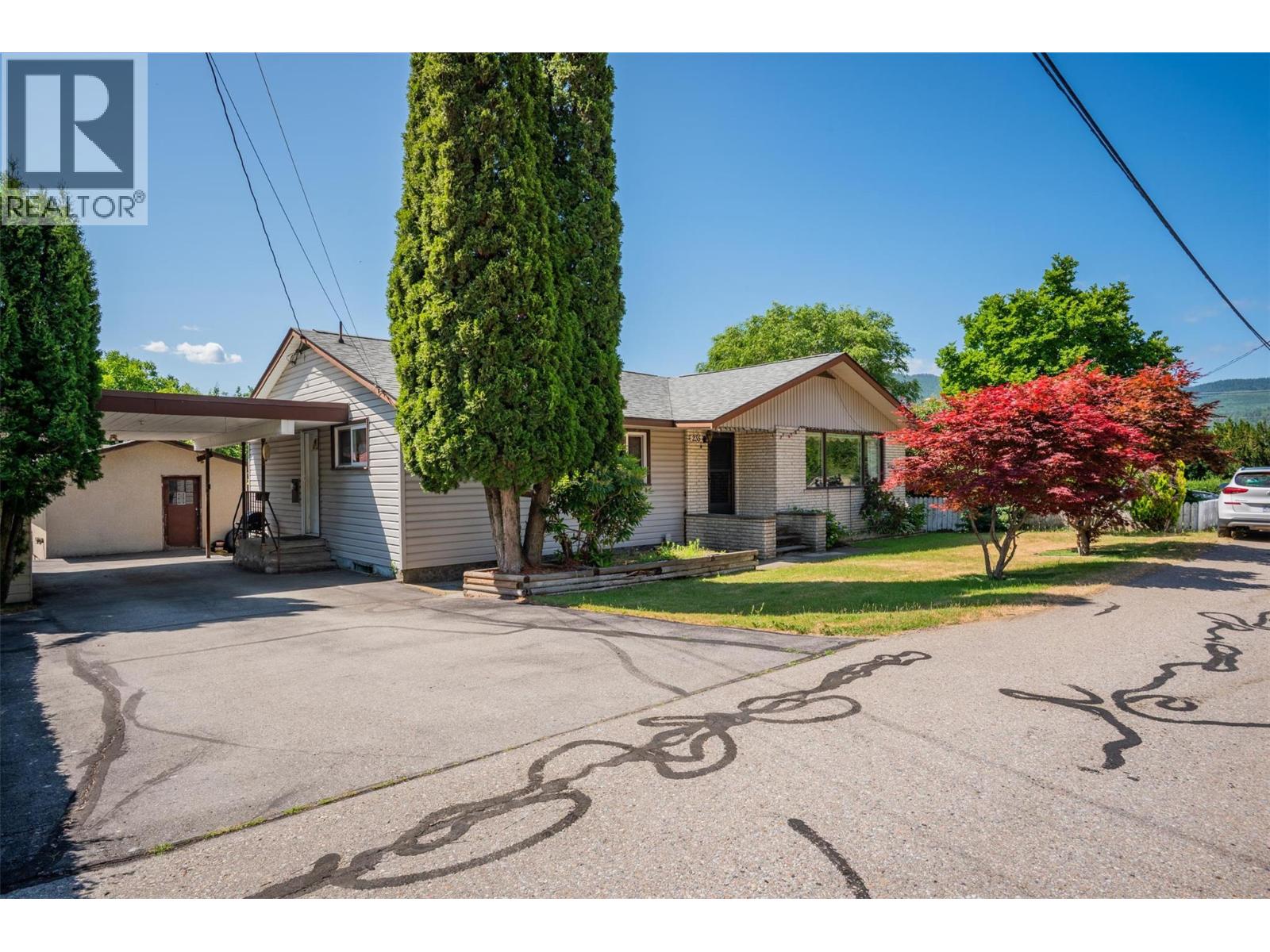 235 10th Avenue, Montrose, British Columbia  V0G 1P0 - Photo 59 - 10363734
