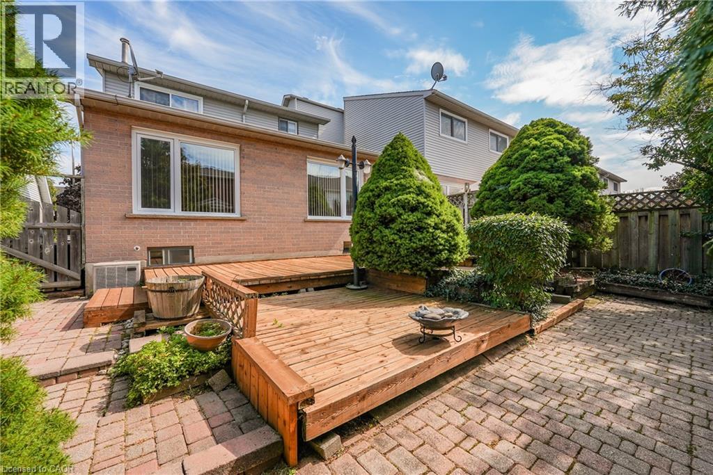 4584 Juniper Court, Beamsville, Ontario  L3J 0C8 - Photo 2 - 40771446